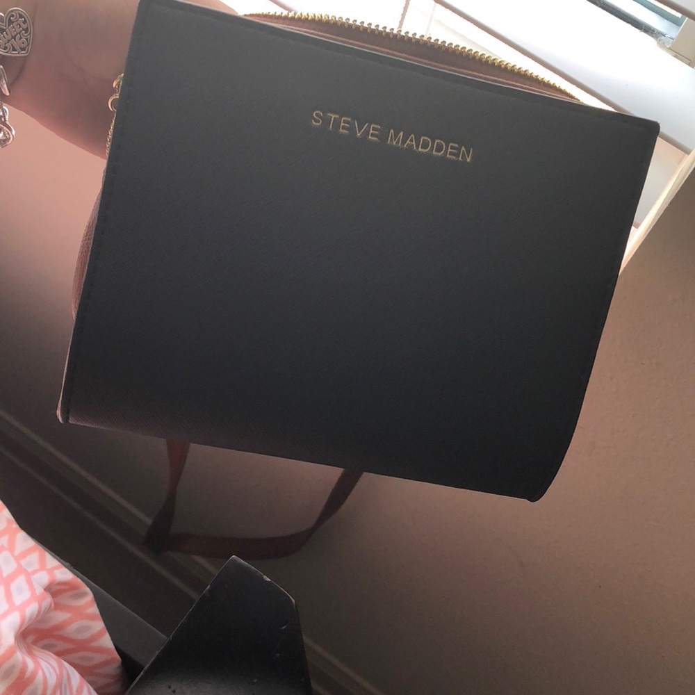 Steven madden cross body